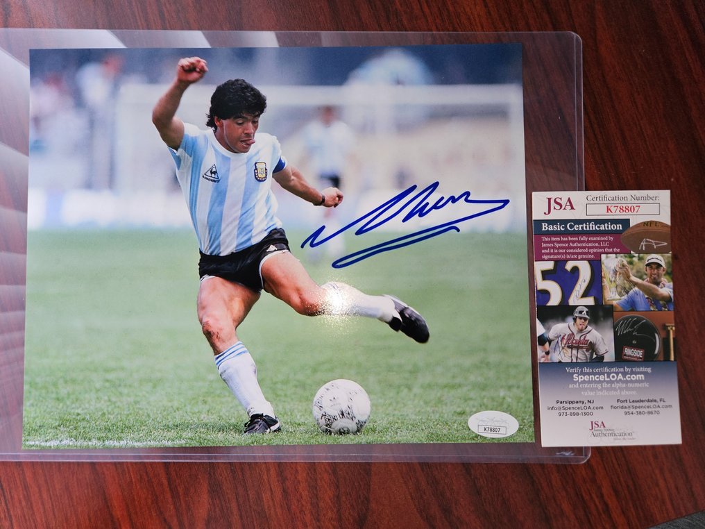 Argentina - Diego Maradona - podpisana fotografia (20x25 cm) autentyczny autograf JSA (autografy Ultimate)  #1.1