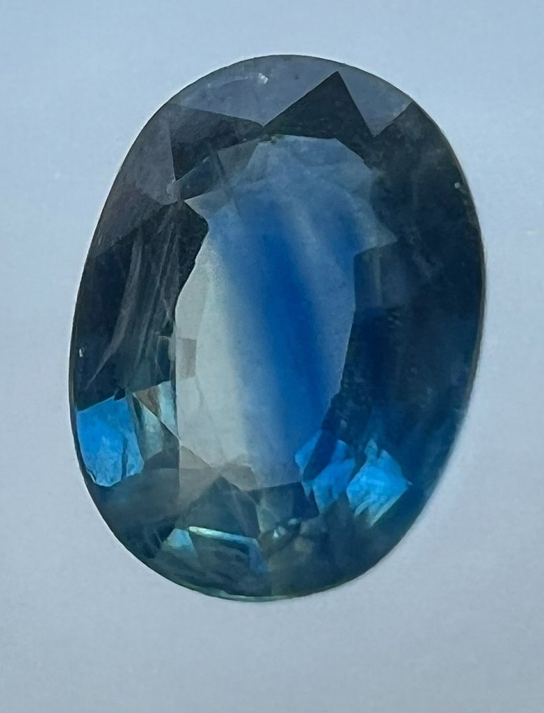 Blue, Green Sapphire  - 0.82 ct - Antwerp Laboratory for Gemstone Testing (ALGT) - Intense Blue (Greenish) #1.1