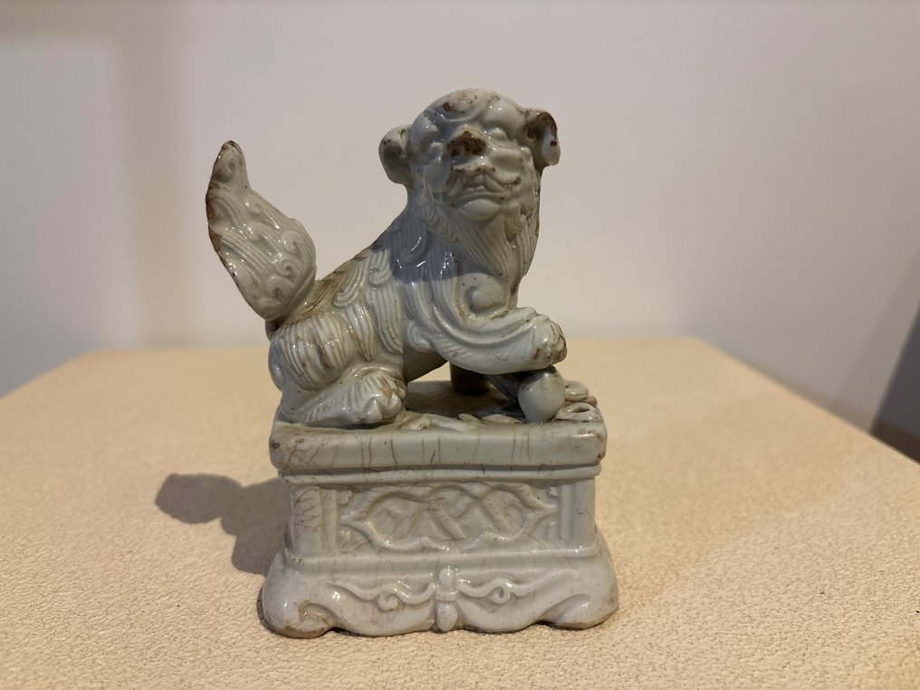 Chinese Foo Dog - joss bot tartó - Porcelán - Kína - Qing Dynasty (1644-1911) #1.1