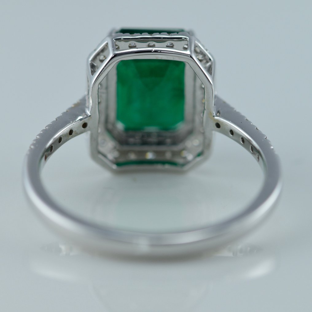 Ring Witgoud -  2.78ct. tw. Smaragd - Diamant - EMERALD GESNEDEN EMERALD RING #1.2