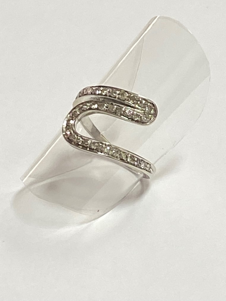 Dada Arrigoni - Ring - 18 karat Hvitt gull -  0.70ct. tw. Diamant #1.2