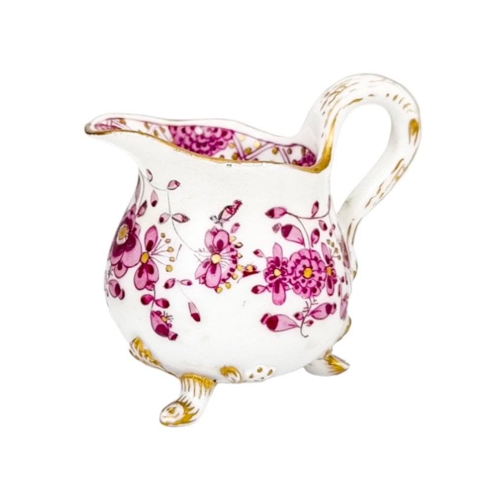 Meissen Small creamer painted with flowers and raised on gilded branch feet - Flødekande (1) - Indian Pink - Emalje, Forgyldning, Porcelæn #1.1