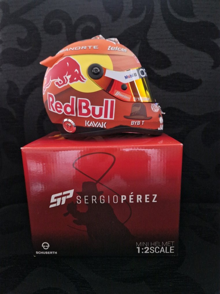 Schuberth 1:2 - Modell skåpbil - Red Bull Sergio Perez #1.2