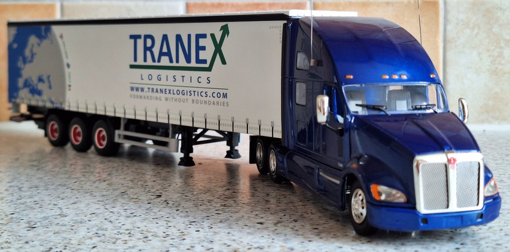 WSI 1:50 - Φορτηγό μοντελισμού - Kenworth T700 - Τρέκκερ με συρόμενο τρέιλερ για πανιά «Tranex - Italy». #2.1