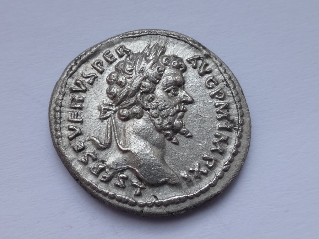 Impero romano. SEPTIMIUS SEVERUS (193-211). Laodicea ad Mare.. Denarius #2.2