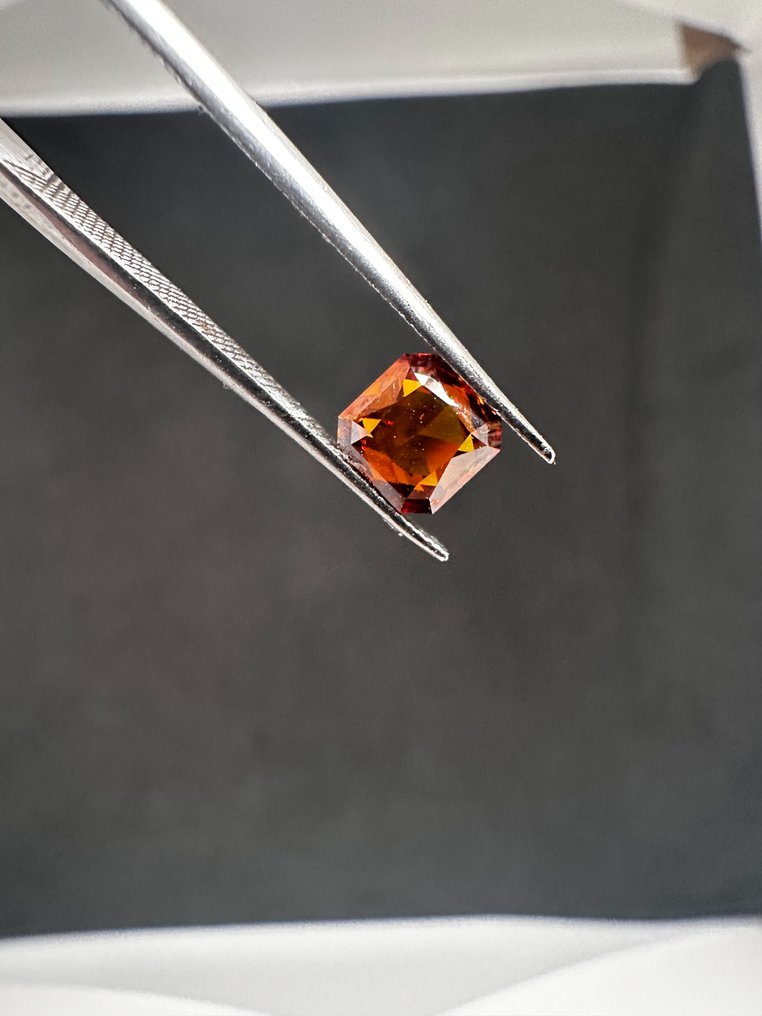 1 pcs Diamant - 0.70 ct - Pătrat, Strălucitor - Fancy Deep Yellowish Brownish Orange - I1 #2.1