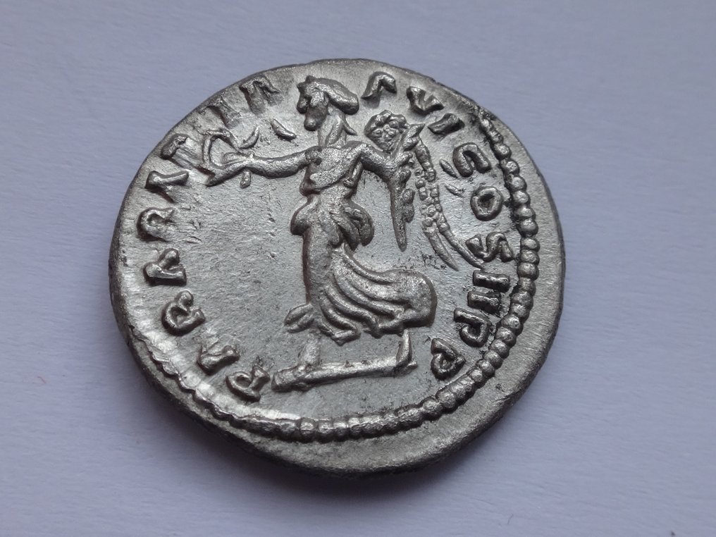 Römisches Reich. SEPTIMIUS SEVERUS (193-211). Laodicea ad Mare.. Denarius #3.1