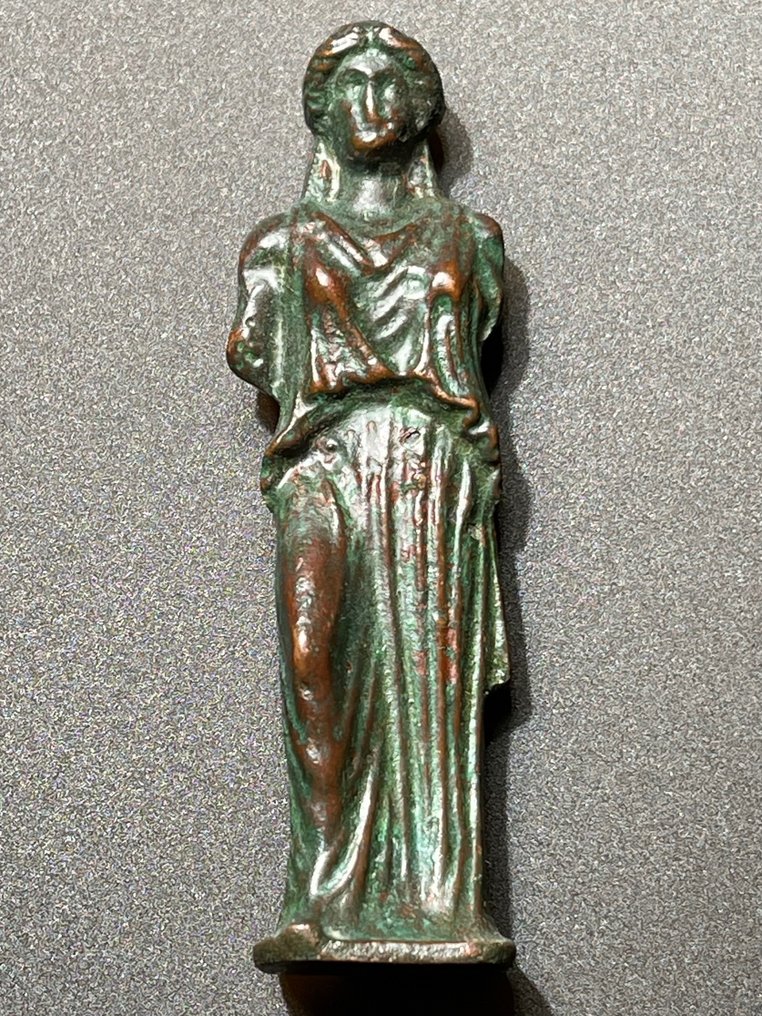 文藝復興時期 青銅色 來自重要的衛城神廟的形狀異常精美的著名女像柱雕像 - #1.2