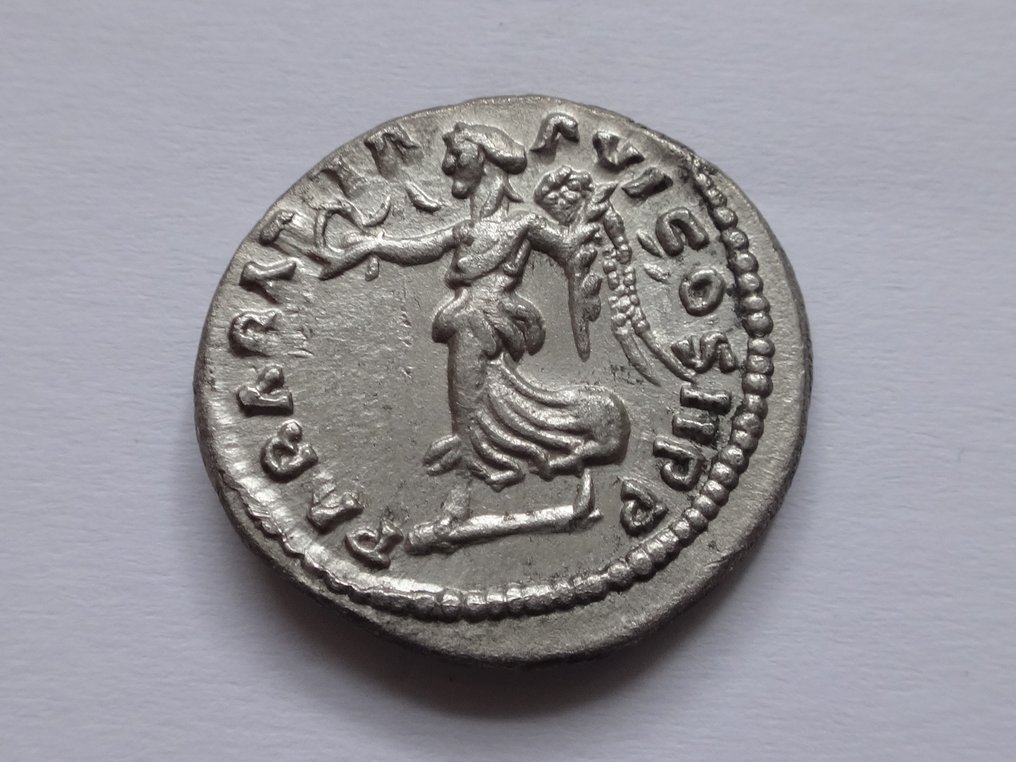 Römisches Reich. SEPTIMIUS SEVERUS (193-211). Laodicea ad Mare.. Denarius #2.1