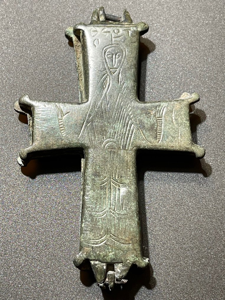 Bysantisk Brons Extremt sällsynt Encolpion-Relikviekors med en bild av Jungfru Maria Orans- Theotokos (Θεοτόκος). #2.1