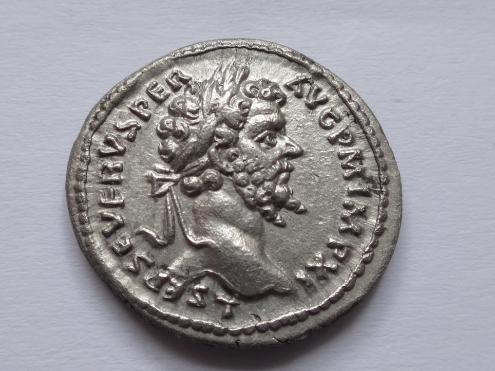 Römisches Reich. SEPTIMIUS SEVERUS (193-211). Laodicea ad Mare.. Denarius #1.1