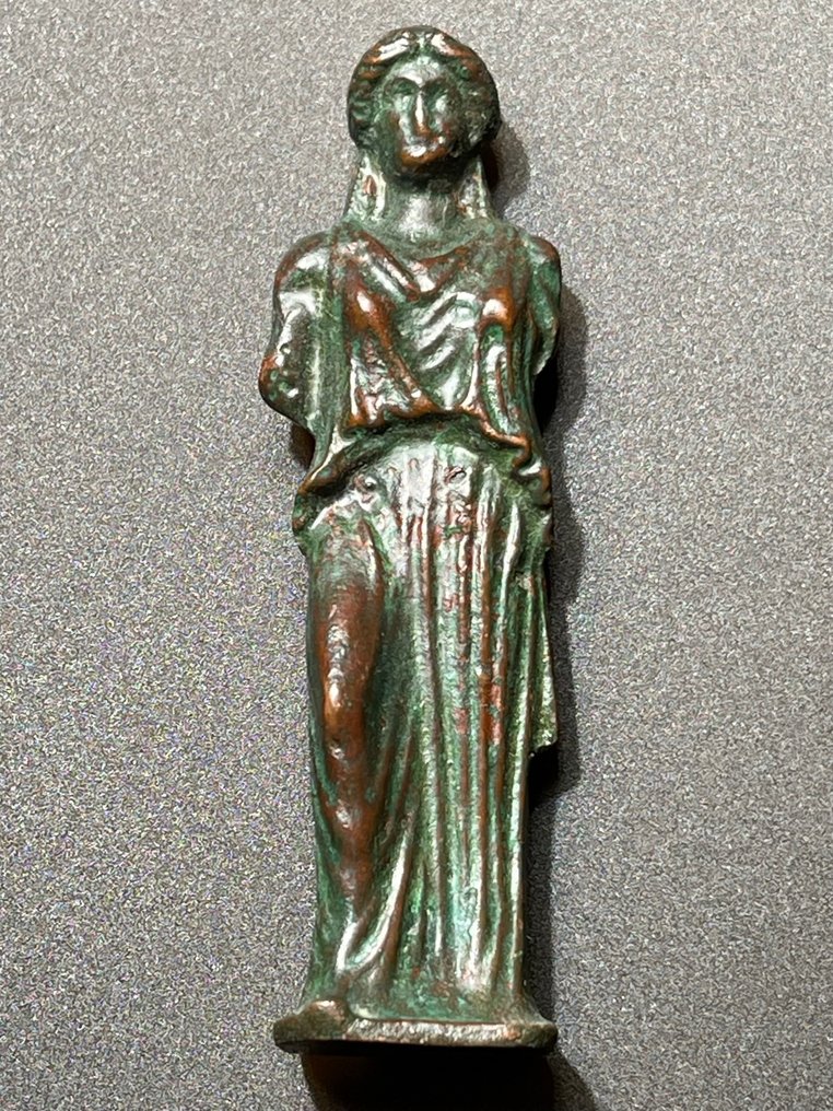 文藝復興時期 青銅色 來自重要的衛城神廟的形狀異常精美的著名女像柱雕像 - #1.1