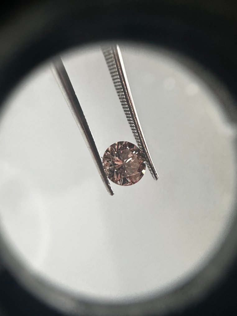 1 pcs Diamant  (Colorat natural)  - 0.87 ct - Rotund - I2 - ALGT (Laboratorul pentru testarea pietrelor prețioase din Anvers) #1.1