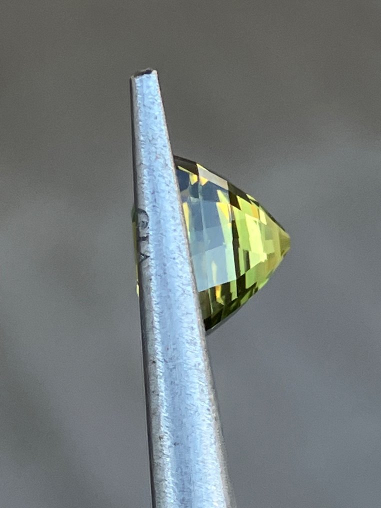 1 pcs  绿色, 黄色 金绿宝石  - 3.14 ct - 美国宝石研究院（GIA） #3.1