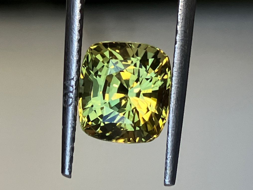1 pcs  绿色, 黄色 金绿宝石  - 3.14 ct - 美国宝石研究院（GIA） #1.3