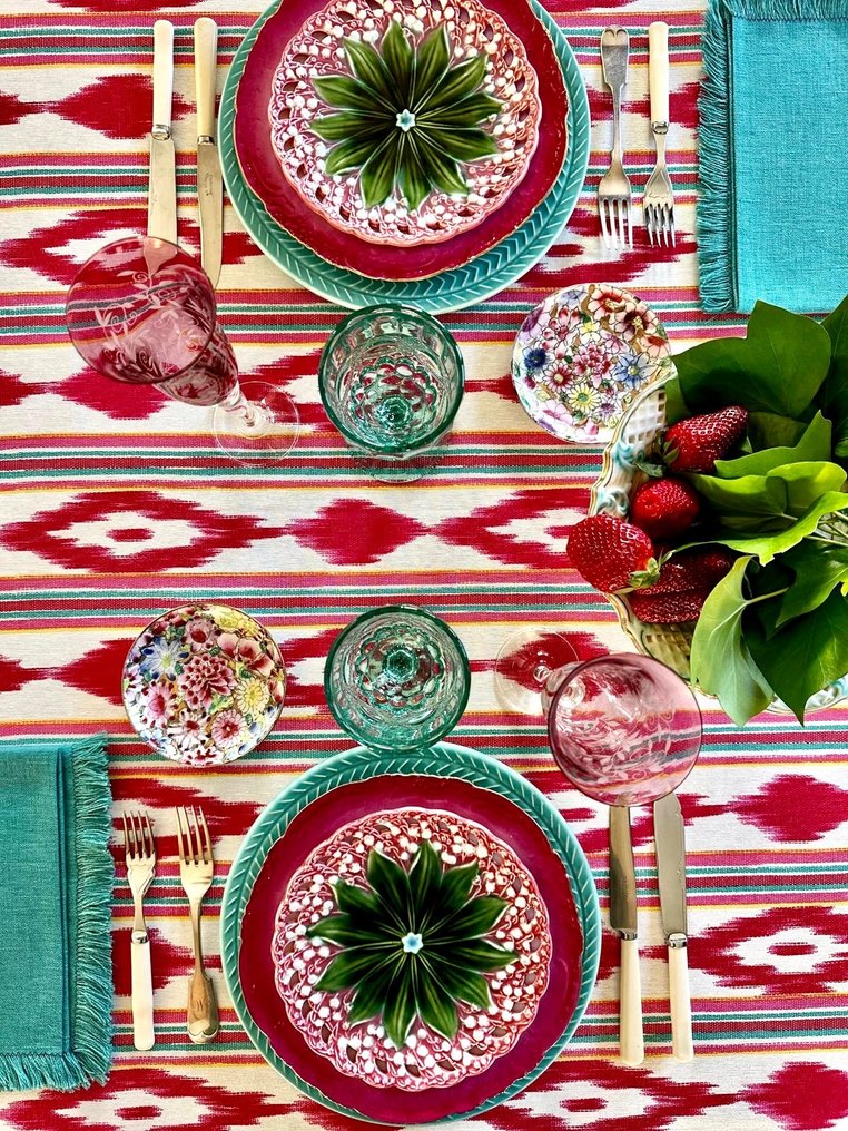 紫红色调伊卡特印花桌布，适用于宽大桌面。尺寸：270 x 180。 - 桌布  - 270 cm - 180 cm #3.2