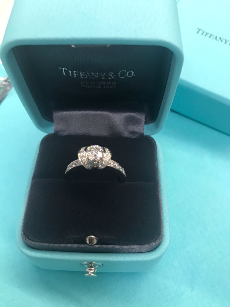 Tiffany & Co. - Ring - Tiffany Ribbon Platinum Diamond  (Natural) - Diamond #1.2