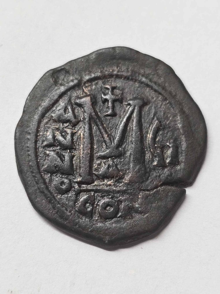 Império Romano. Maurício Tibério (582-602 d.C.). Follis  (Sem preço de reserva) #1.2