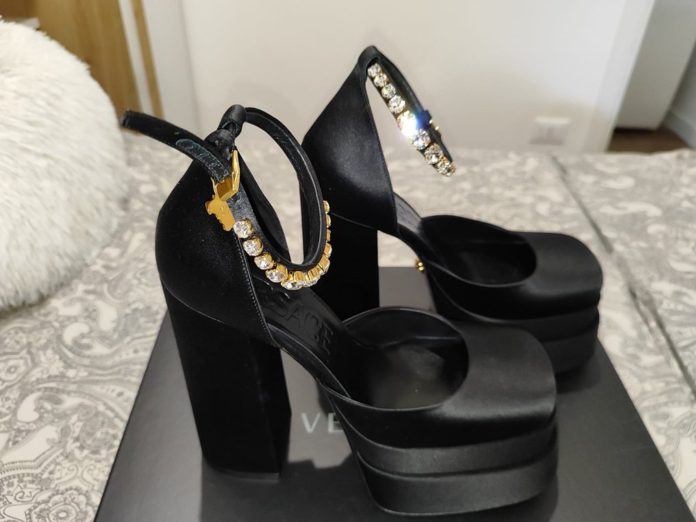 Versace - Ψηλοτάκουνα παπούτσια - Mέγεθος: Shoes / EU 41, UK 7, US 7 #1.1