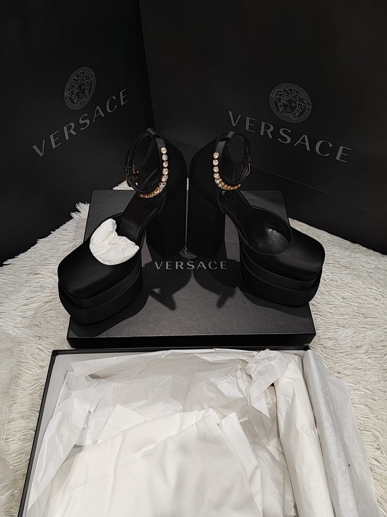 Versace - Sko med høje hæle - Størelse: Shoes / EU 41, UK 7, US 7 #2.1