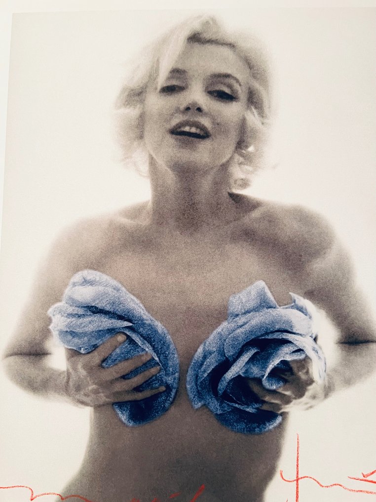 BERT STERN - Bert Stern Signed Marilyn Monroe Classic Blue Roses #1.1