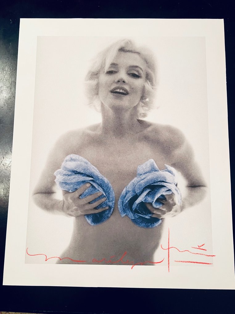BERT STERN - Bert Stern Signed Marilyn Monroe Classic Blue Roses #1.2