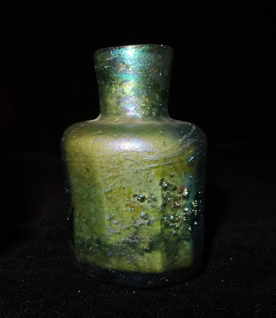 Medieval inicial - Vaso de vidro octogonal iridescente franco/merovíngio - século IV/VII d.C. #2.1