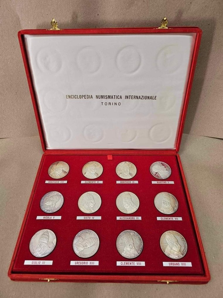 Italia. 24 medalii de argint 1985 „Papii Anilor Sfinți” - 840 gr Ag (.925) - Medalie - 1985  #2.1