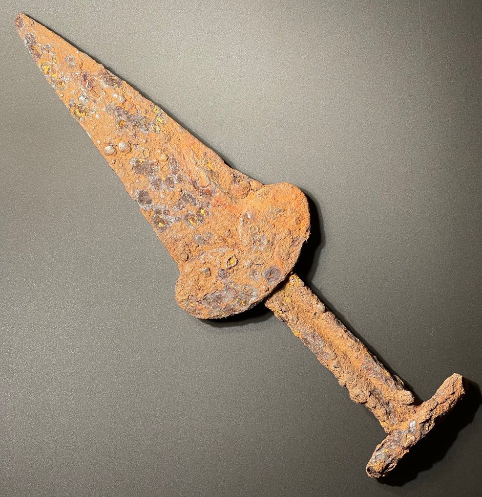 斯基泰人 鐵 著名的 Akinakes-古典古代匕首-短劍。擁有奧地利出口許可證。 #1.2