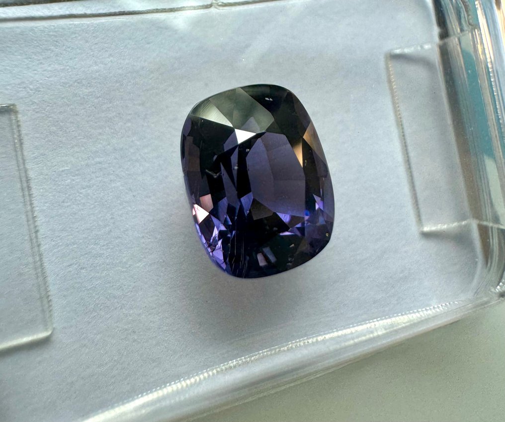 Tiefes bläuliches Lila Spinell - 1.92 ct #3.2