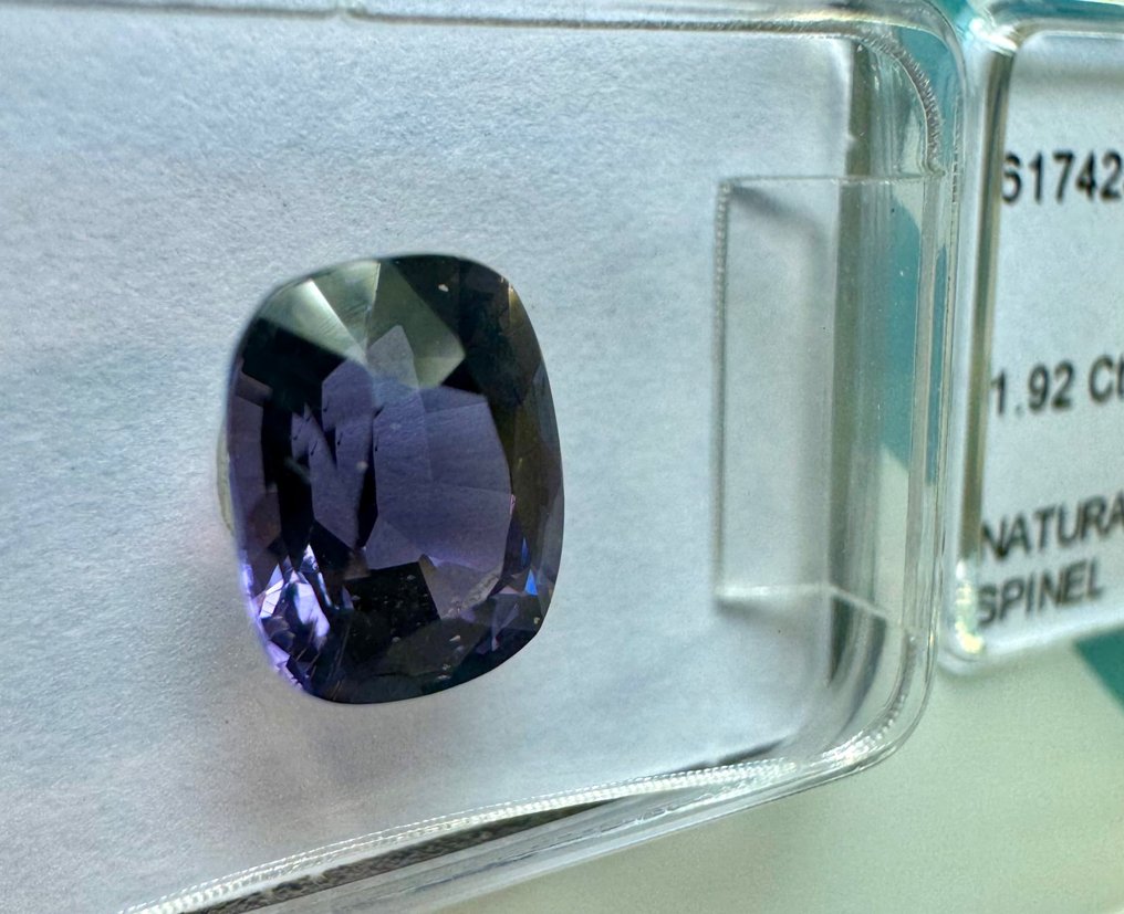 没有保留价 紫色, 蓝色 尖晶石  - 1.92 ct - 国际宝石研究院（IGI） #3.1
