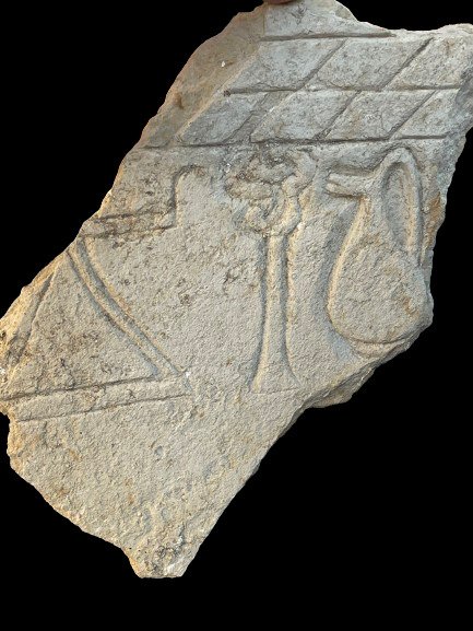 Foinikialainen/puunilainen Karthago kalkkikivi Stele-fragmentti Tanit-symbolilla. Espanjan vientilisenssi. - 22.5 cm #2.1