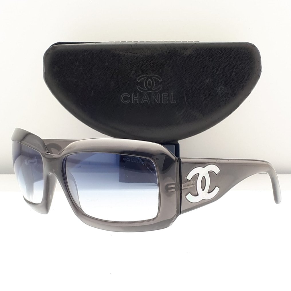 Chanel - Rectangle Grey with Mother of Pearl Chanel Logo Temple Details - 墨鏡 #1.1