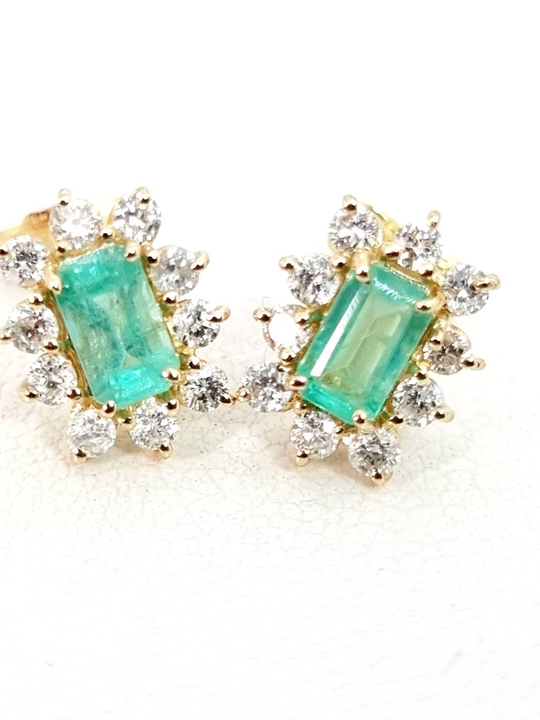Earrings - 14 kt. Yellow gold Emerald - Diamond #1.1