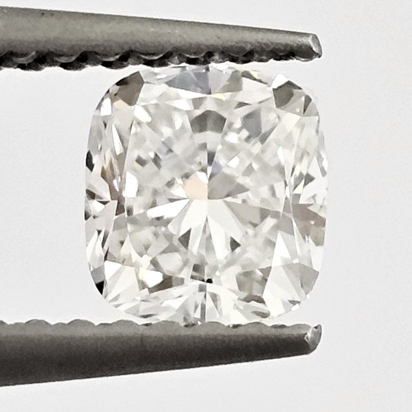 鑽石 - 0.70 ct - 枕形 - F(近乎無色) - VVS2 #1.1