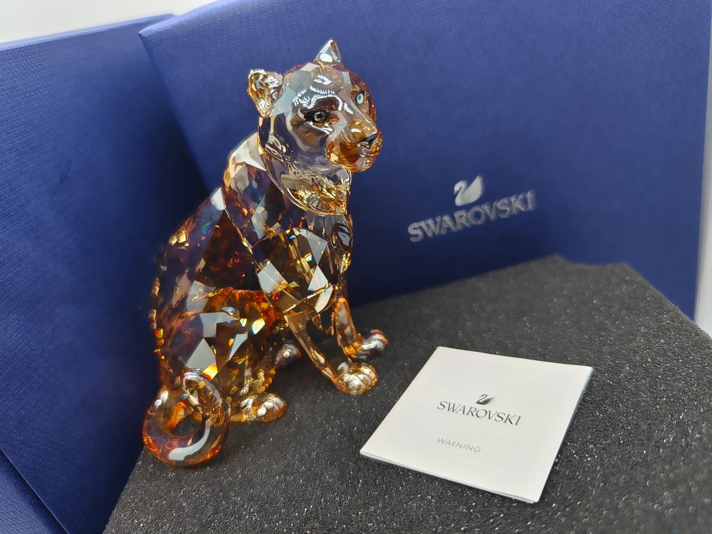 Figurka - Swarovski - SCS - Annual Edition 2019 - Amur Leopard Sofia - 5428541 - Box & Certificate - Kryształ #1.0