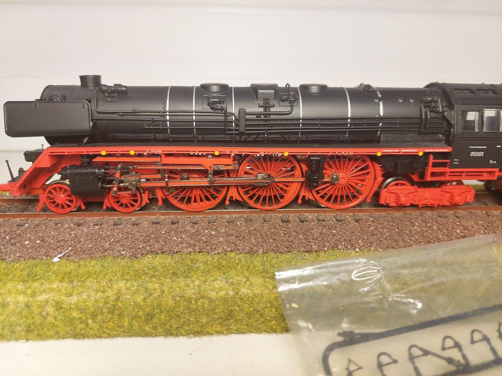 Liliput H0 - L110501 - Steam locomotive with tender (1) - BR 05 001 - Digital - DB #3.2