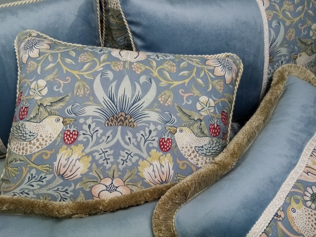 六个枕头套，采用Morris & Co面料，含填充物。 - 垫子 #2.1