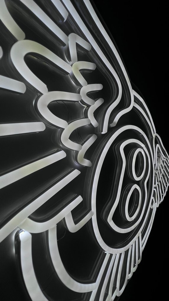 Διακοσμητική πινακίδα με Neon wand - Bentley #3.2