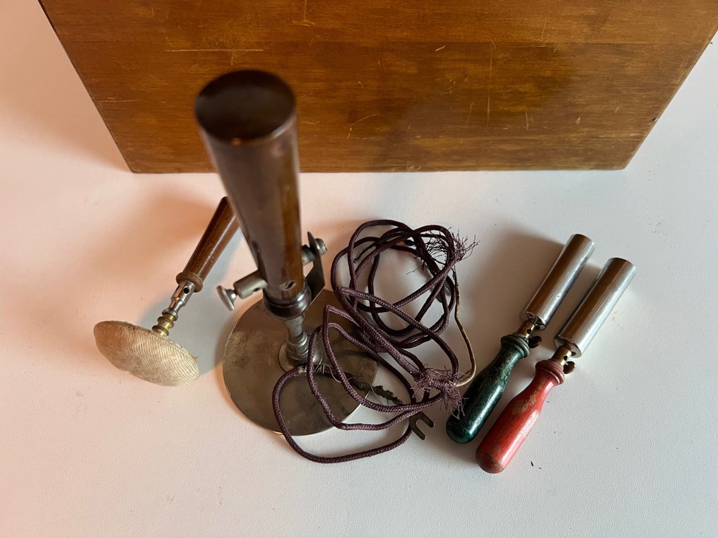 Wohlmuth HEILAPPARATE - Portable Electro Therapy Mach - Instrumental médico - Acero, Madera #2.1