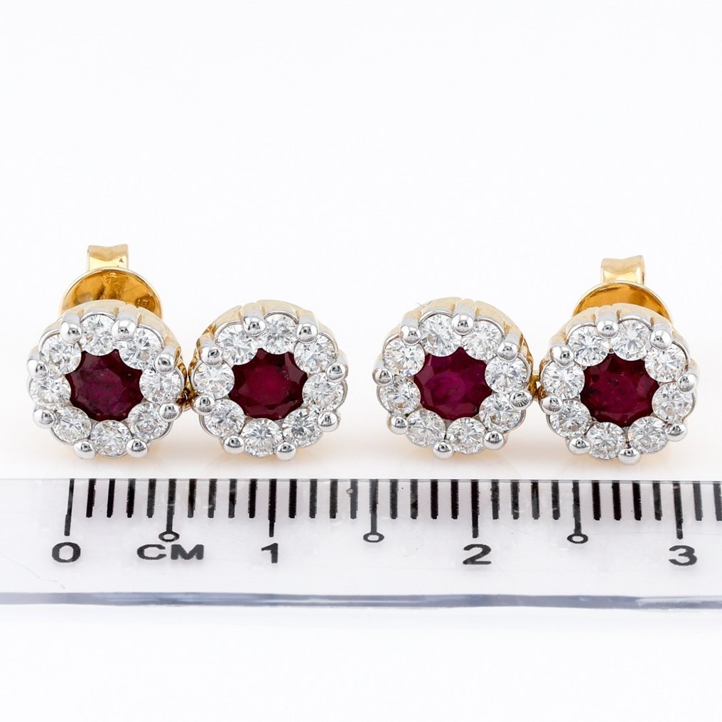 (IGI Certified) - Ruby (1.12) Cts (4) Pcs Diamond (1.09) Cts (32) Pcs - Earrings - 14 kt. White gold, Yellow gold #2.1