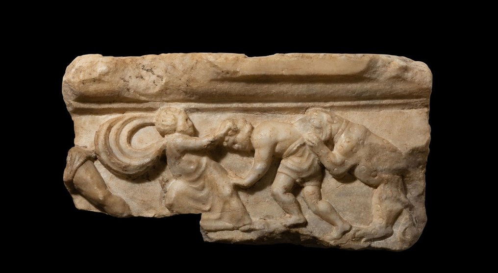 Altrömisch, Kaiserreich Marmor Schönes Relief mit Dmanatio ad Bestias. 42 cm L. 1. - 2. Jahrhundert n. Chr. Spanische Exportlizenz. #1.1
