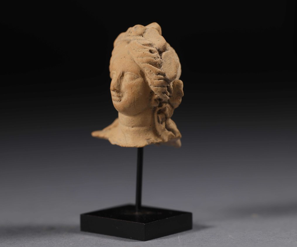 Ancient Greek female head - 4.5 cm #2.2