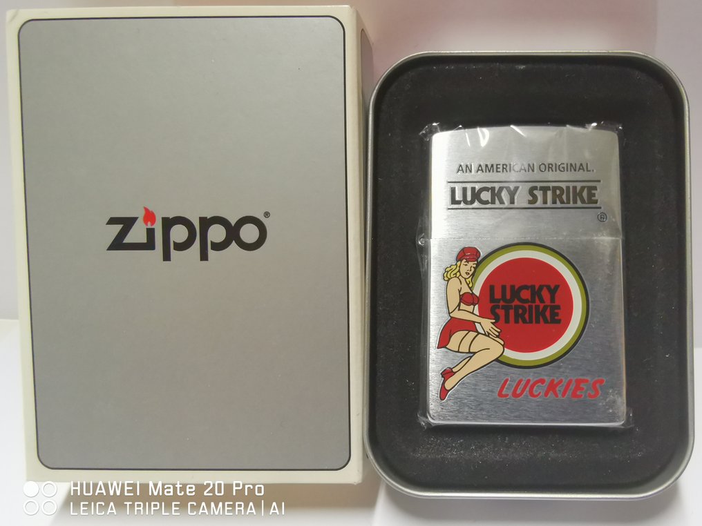 Zippo - Zippo Lucky Strike Pin Up de 1999 - Pocket lighter - Painted brushed chrome steel #2.1