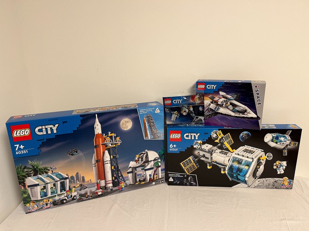 Lego - City - 30365, 60349, 60351 & 60430 - Space Theme (M.I.S.B.) (Retired Sets) #1.1