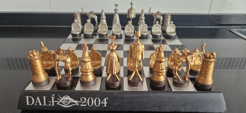 Zestaw szachowy - Ajedrez de colección de Lujo de Salvador Dalí - Aluminium, drewno i żywica poliestrowa z wtryskiwanym metalem #2.1