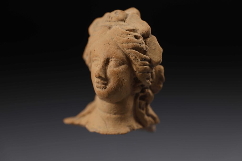 Ancient Greek female head - 4.5 cm #1.1