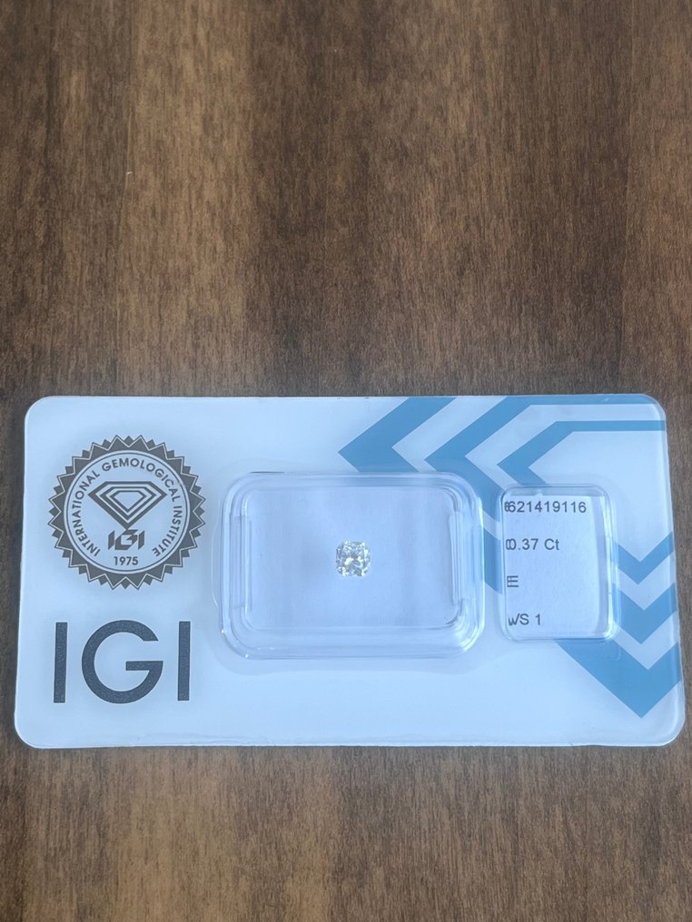 1 pcs Diamant  (Naturlig)  - 0.37 ct - Radiant - E - VS1 - Det internasjonale gemologiske institutt (IGI) #1.1