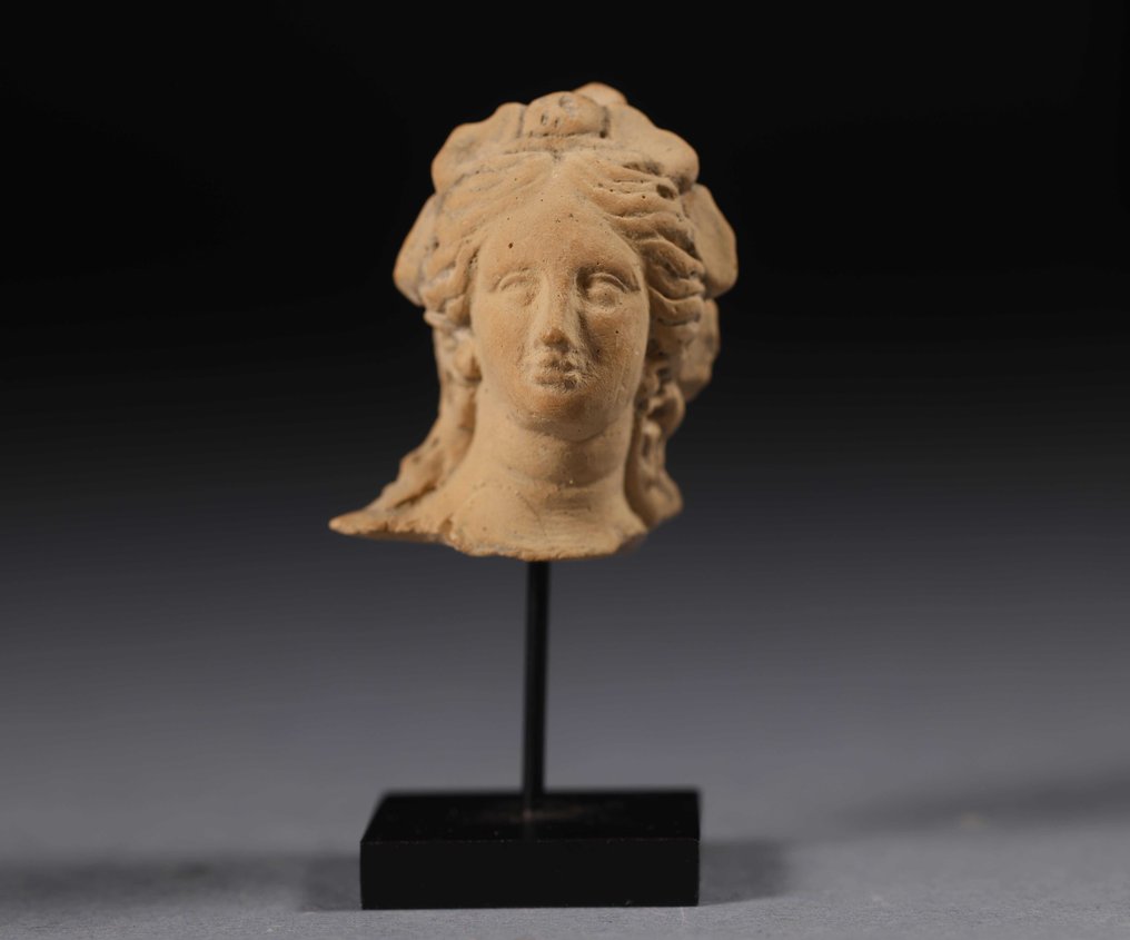 Ancient Greek female head - 4.5 cm #2.1