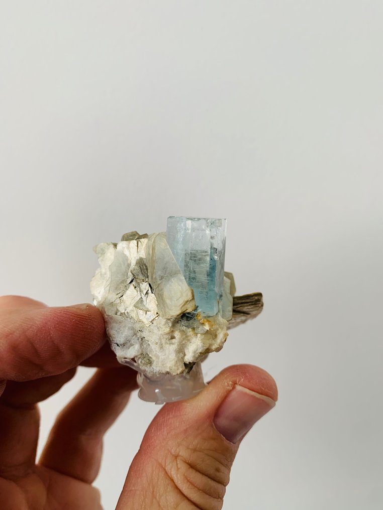 Aquamarine 水晶在矩陣上 - 高度: 5 cm - 闊度: 5 cm- 70 g #2.1